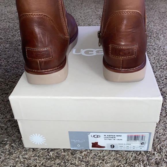 UGG Leather Boots - Picture 4 of 12